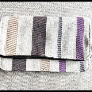 Thirty One Wallet NWOT Beige Purple Cream